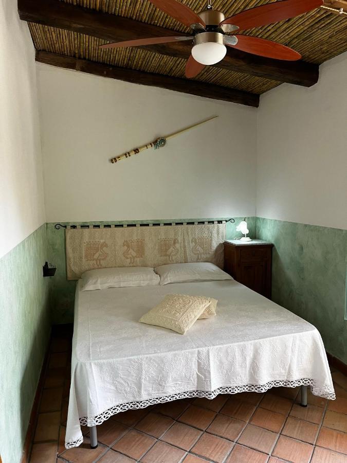 Graziosa Stanza Campidanese Su Terzu Guest House โอริสตาโน ภายนอก รูปภาพ