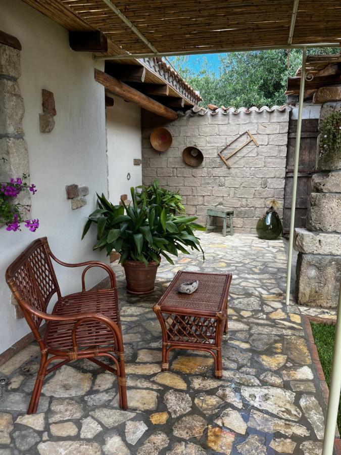 Graziosa Stanza Campidanese Su Terzu Guest House โอริสตาโน ภายนอก รูปภาพ